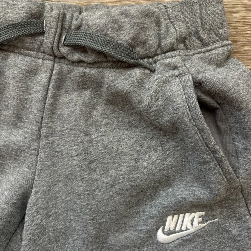 Nike Big Girls Sportswear Club French Terry Shorts Medium Embroidered Logo